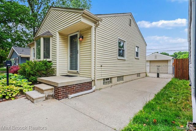 1908 Guthrie Avenue, Royal Oak, MI 48067