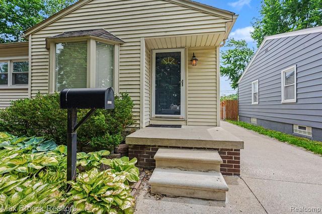 1908 Guthrie Avenue, Royal Oak, MI 48067