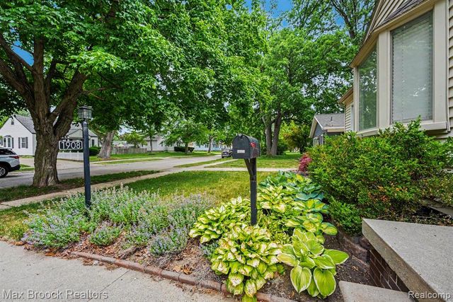 1908 Guthrie Avenue, Royal Oak, MI 48067