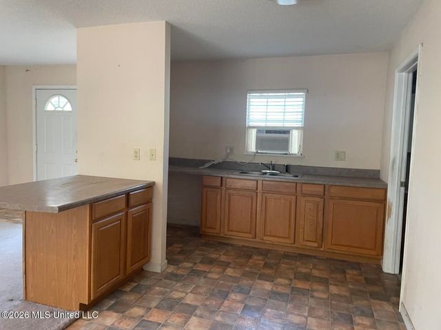 201 Ravens Court, Ocean Springs, MS 39564