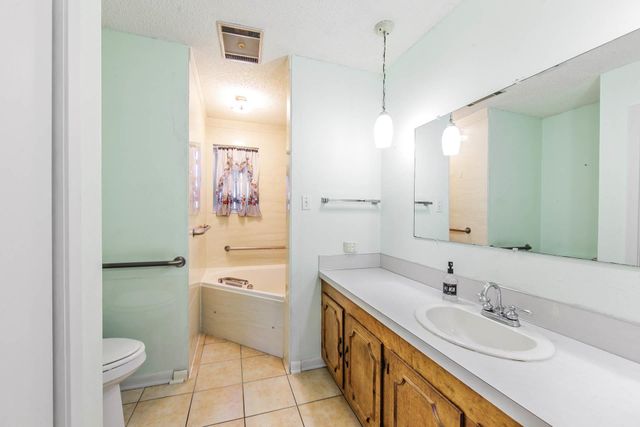 815 Levert Dr, Thibodaux, LA 70301