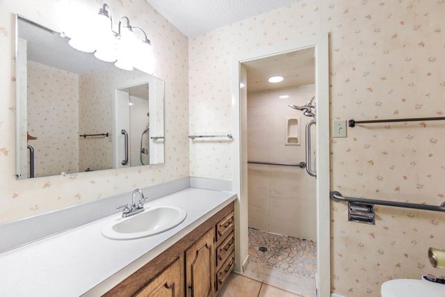 815 Levert Dr, Thibodaux, LA 70301