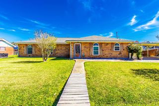 815 Levert Dr, Thibodaux, LA 70301