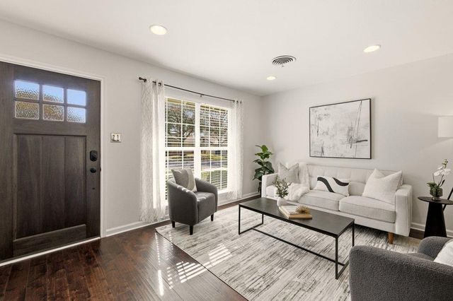 8100 Stillwood LN, Austin, TX 78757