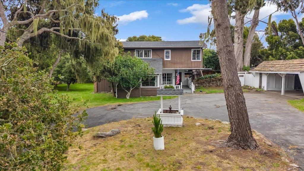 Image 6 of property listing at 841 Congress Avenue, Pacific Grove, CA 93950
