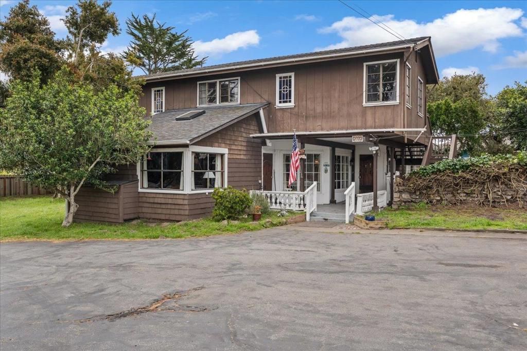 Image 8 of property listing at 841 Congress Avenue, Pacific Grove, CA 93950