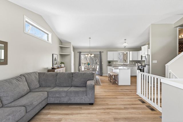 39584 Oak Park Trail, North Branch, MN 55056