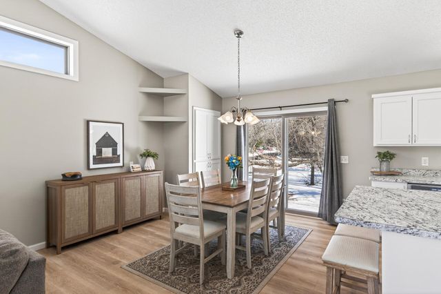 39584 Oak Park Trail, North Branch, MN 55056