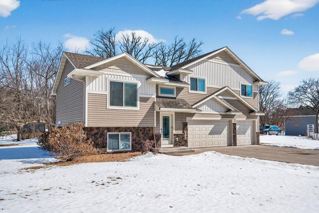 39584 Oak Park Trail, North Branch, MN 55056