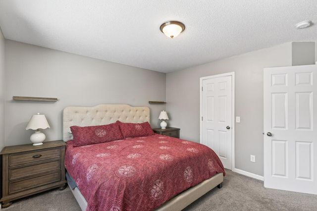 39584 Oak Park Trail, North Branch, MN 55056