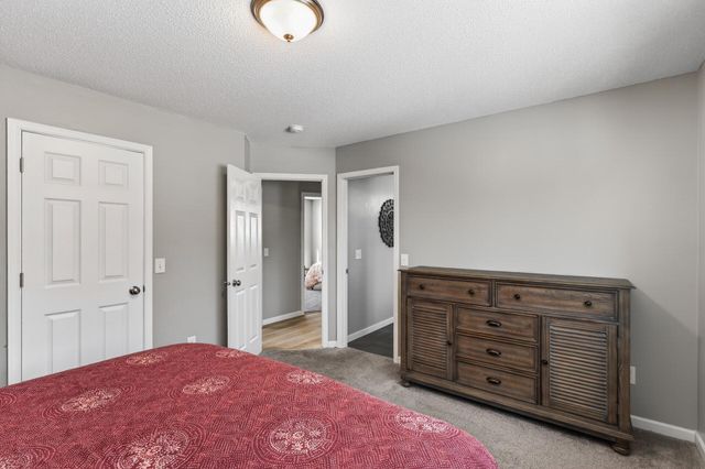 39584 Oak Park Trail, North Branch, MN 55056