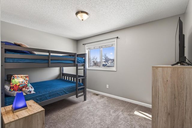 39584 Oak Park Trail, North Branch, MN 55056