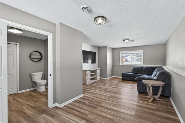 39584 Oak Park Trail, North Branch, MN 55056