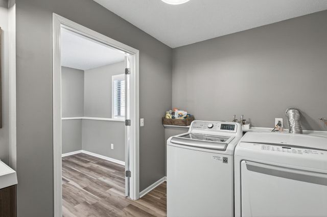 39584 Oak Park Trail, North Branch, MN 55056