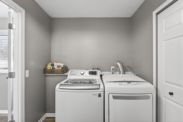 39584 Oak Park Trail, North Branch, MN 55056