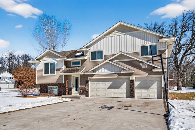 39584 Oak Park Trail, North Branch, MN 55056