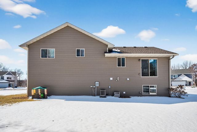 39584 Oak Park Trail, North Branch, MN 55056