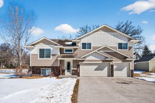 39584 Oak Park Trail, North Branch, MN 55056
