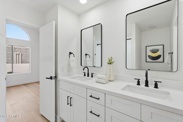 6717 W AIRE LIBRE Avenue, Peoria, AZ 85382