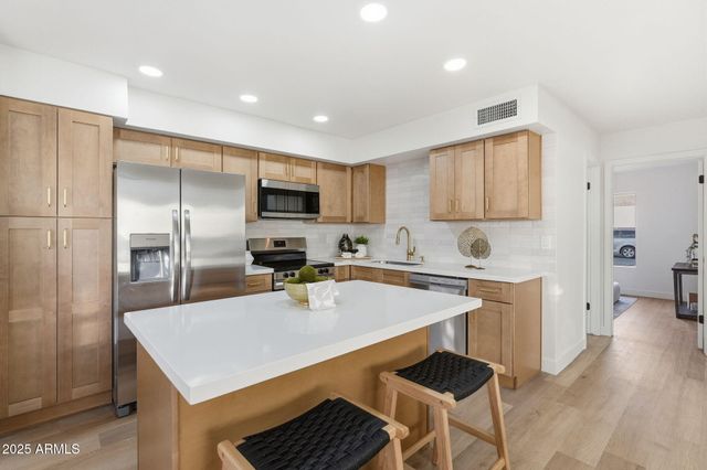 6717 W AIRE LIBRE Avenue, Peoria, AZ 85382