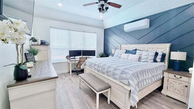 2708 Sunnycreek Lane, Pearland, TX 77584