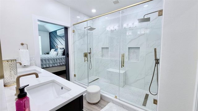 2708 Sunnycreek Lane, Pearland, TX 77584