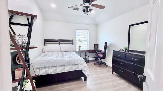 2708 Sunnycreek Lane, Pearland, TX 77584