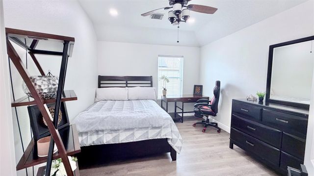 2708 Sunnycreek Lane, Pearland, TX 77584