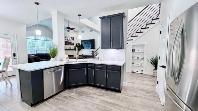 2708 Sunnycreek Lane, Pearland, TX 77584