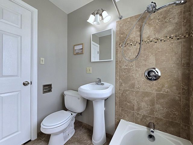 331 S 80th STREET, Milwaukee, WI 53214