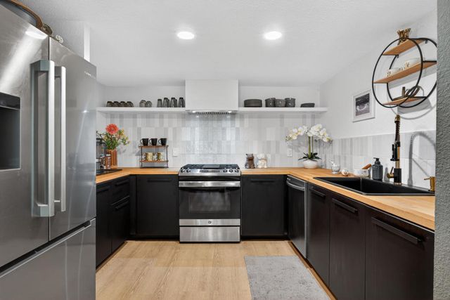 200 E Racquet Club 63, Palm Springs, CA 92262