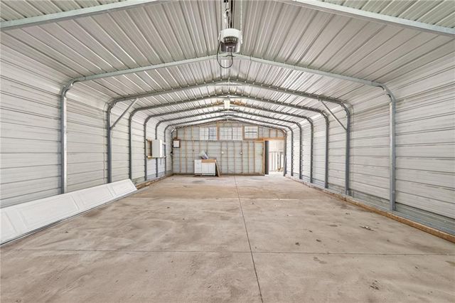 8205 E 255th Terrace, Freeman, MO 64746