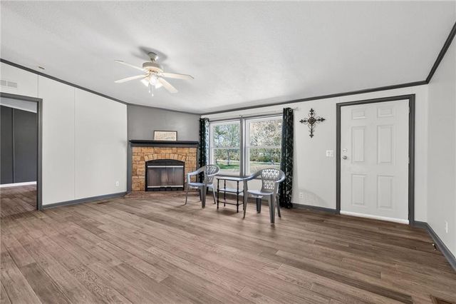 8205 E 255th Terrace, Freeman, MO 64746