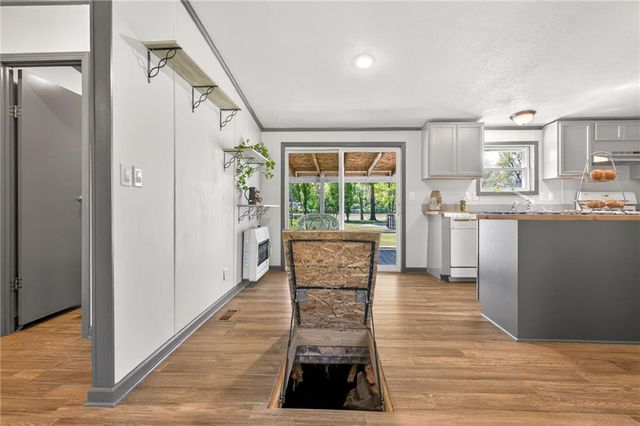 8205 E 255th Terrace, Freeman, MO 64746