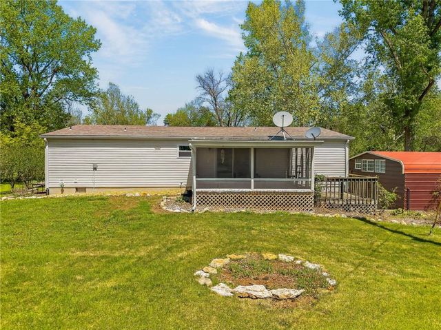 8205 E 255th Terrace, Freeman, MO 64746