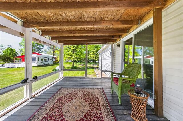 8205 E 255th Terrace, Freeman, MO 64746