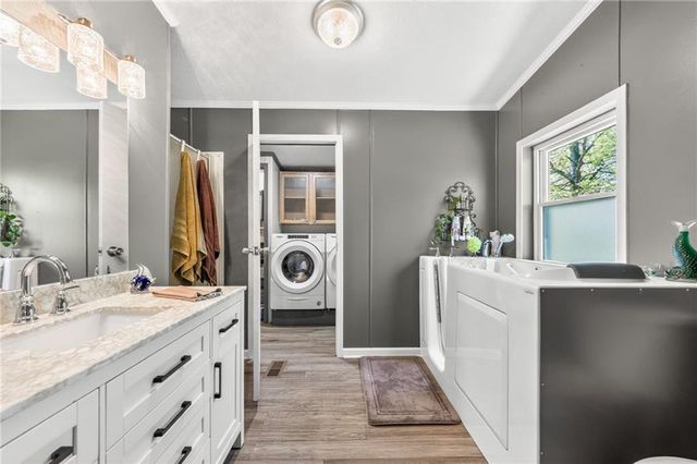 8205 E 255th Terrace, Freeman, MO 64746