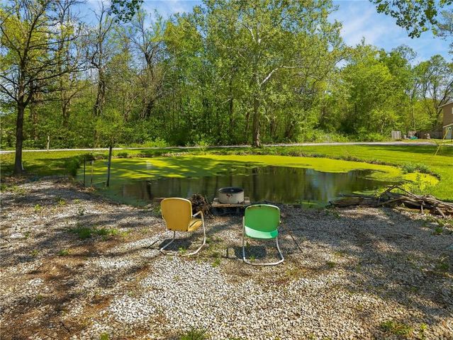 8205 E 255th Terrace, Freeman, MO 64746