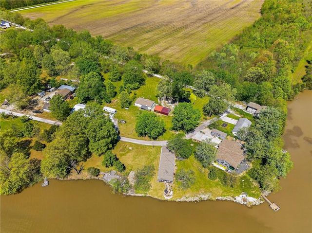 8205 E 255th Terrace, Freeman, MO 64746