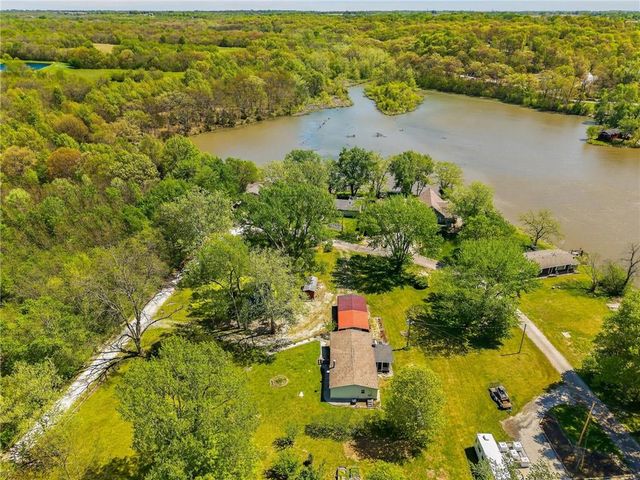 8205 E 255th Terrace, Freeman, MO 64746