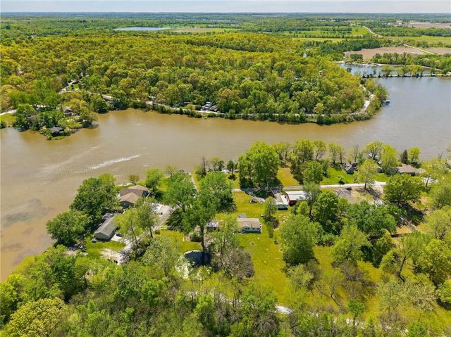 8205 E 255th Terrace, Freeman, MO 64746