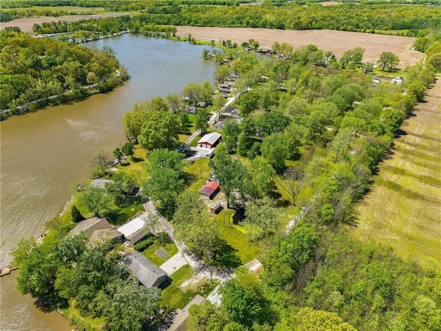 8205 E 255th Terrace, Freeman, MO 64746