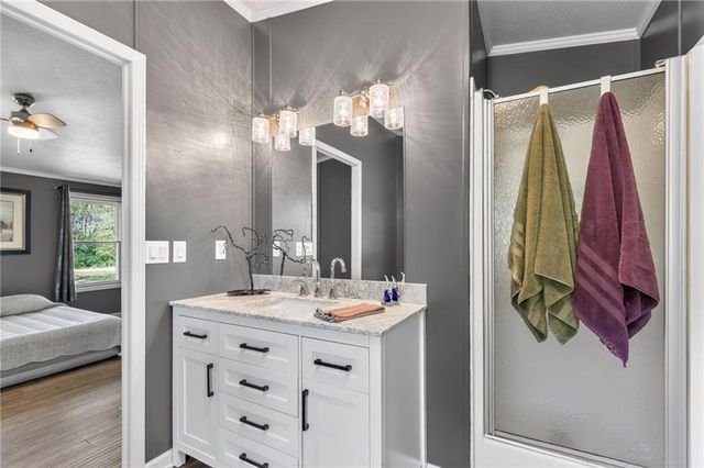 8205 E 255th Terrace, Freeman, MO 64746