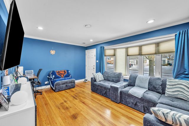 8014 MOBILE Avenue, Burbank, IL 60459