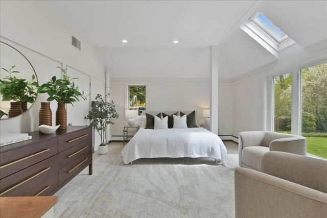 14 Locust Ave, Lexington, MA 02421