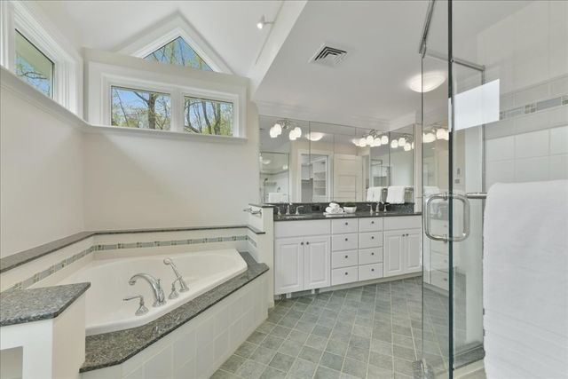 14 Locust Ave, Lexington, MA 02421