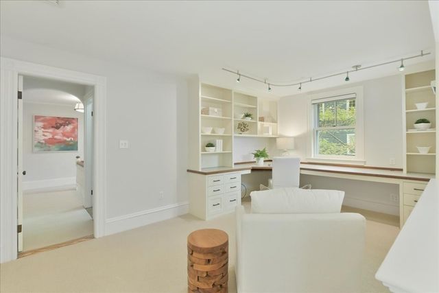 14 Locust Ave, Lexington, MA 02421