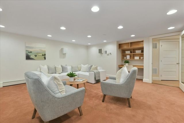 14 Locust Ave, Lexington, MA 02421