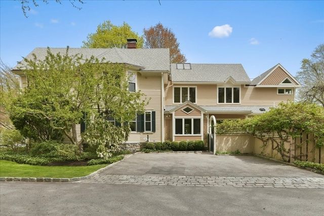 14 Locust Ave, Lexington, MA 02421