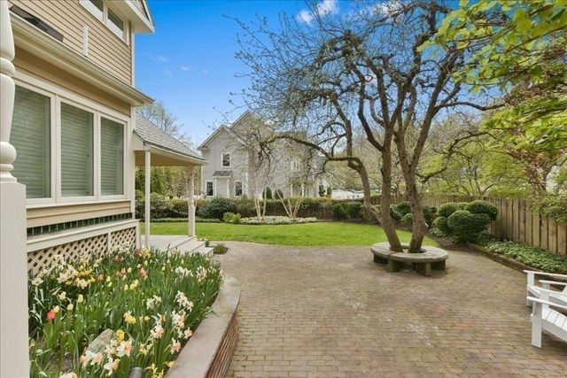 14 Locust Ave, Lexington, MA 02421